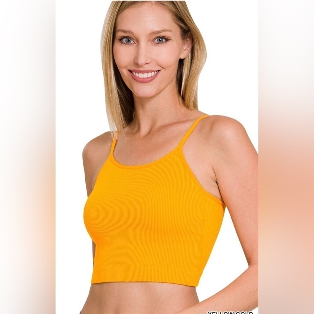 NWT Zenana Ribbed High Neck Crop
Top w/ Bra pads size small